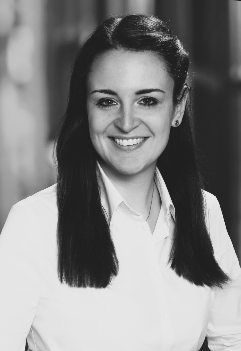 Dr. med. Carola Defterighos